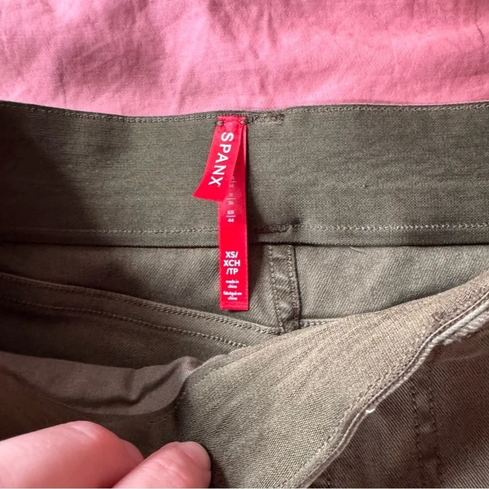 Spanx Stretch Twill Shorts 4in Size XS Cedar olive Green